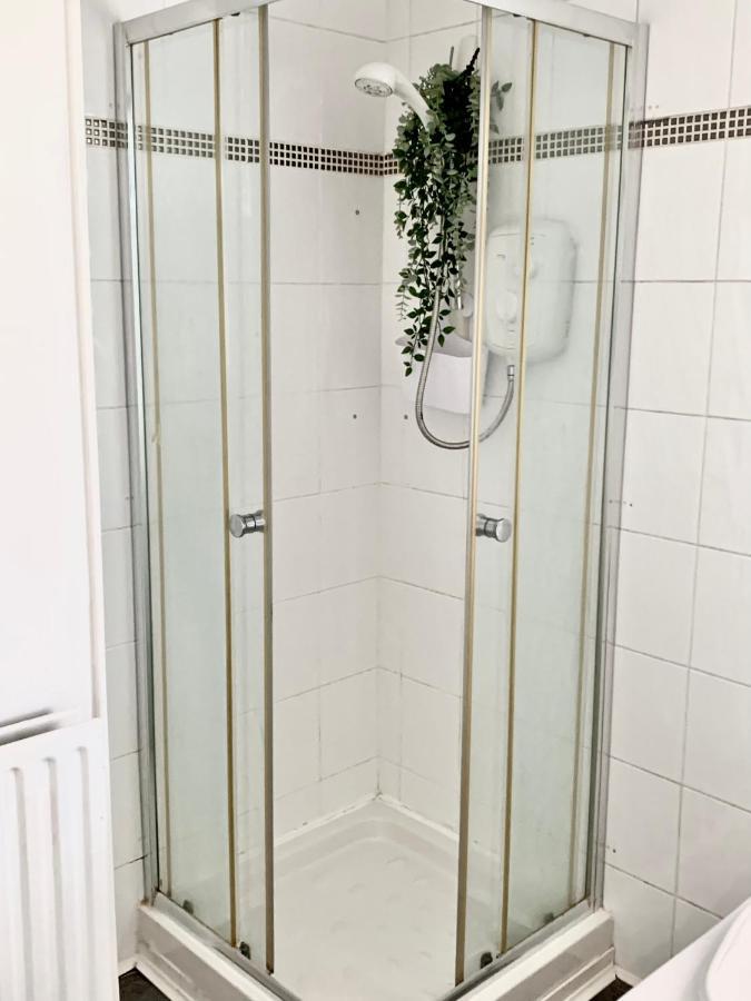 Contemporary 2 Bedroom Victorian Town House - Sleeps Up To 6 Kimberley  Екстериор снимка