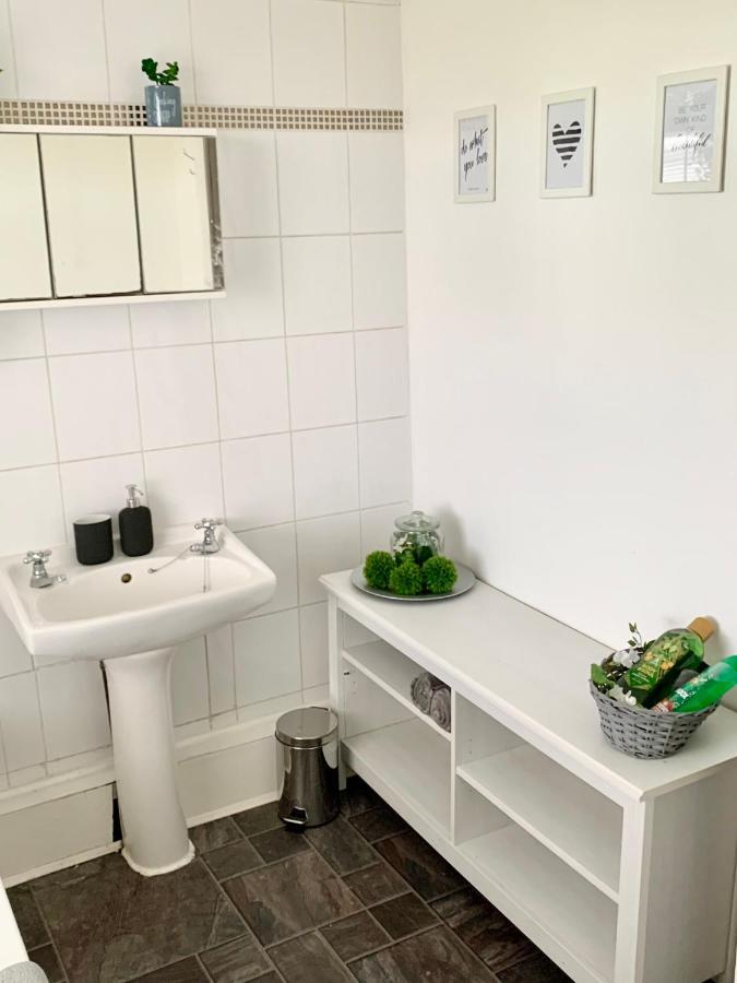 Contemporary 2 Bedroom Victorian Town House - Sleeps Up To 6 Kimberley  Екстериор снимка